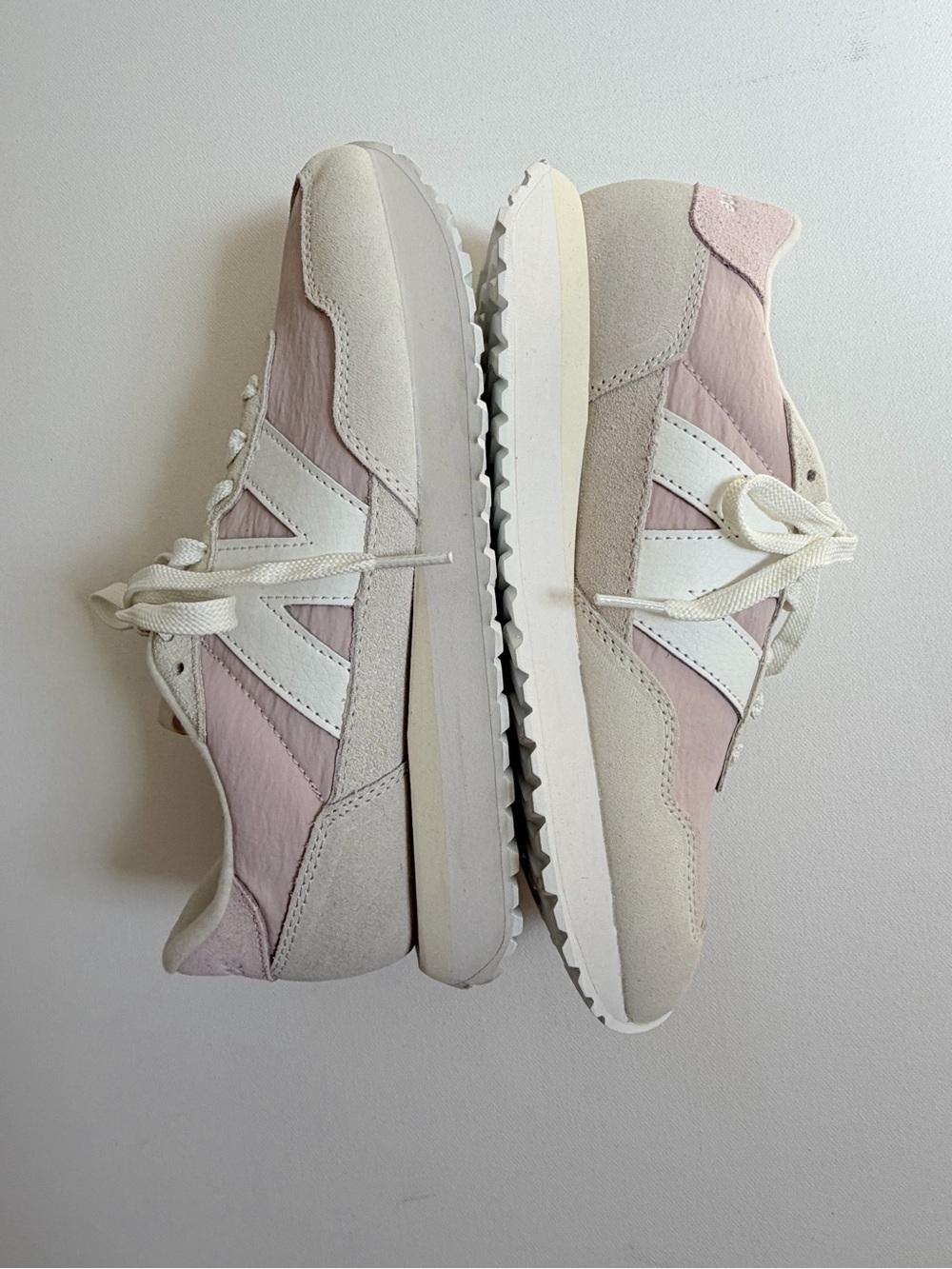 Women’s Retro Casual Sneakers in Light Pink and Cream #237’s New Balance